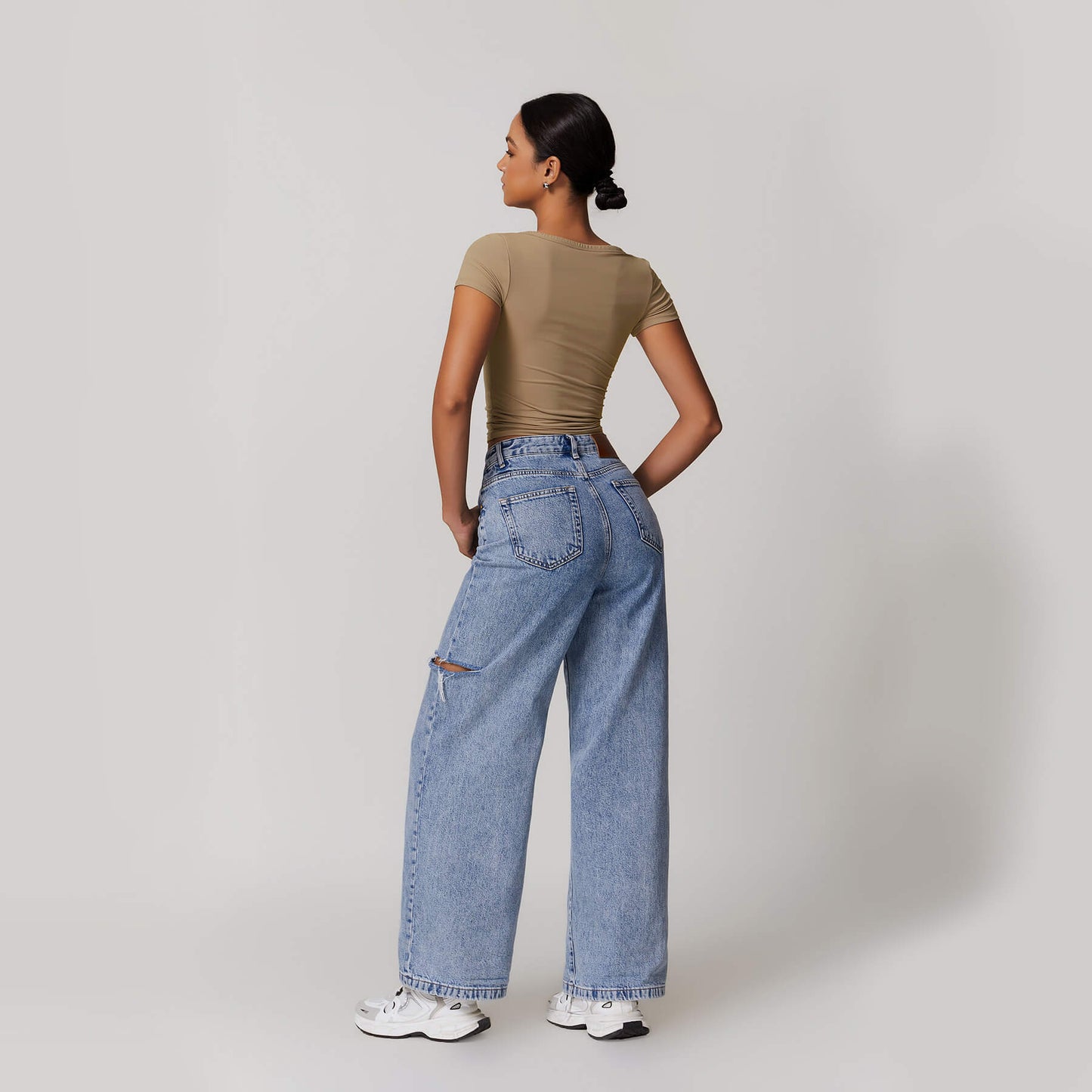Button V-neck Crop Top